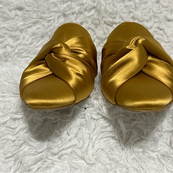 Chico's Kyla Mules Marigold Gold Wrap Silk Fabric Mob Wife Lux Sz.8.5 Classic - Picture 5 of 14